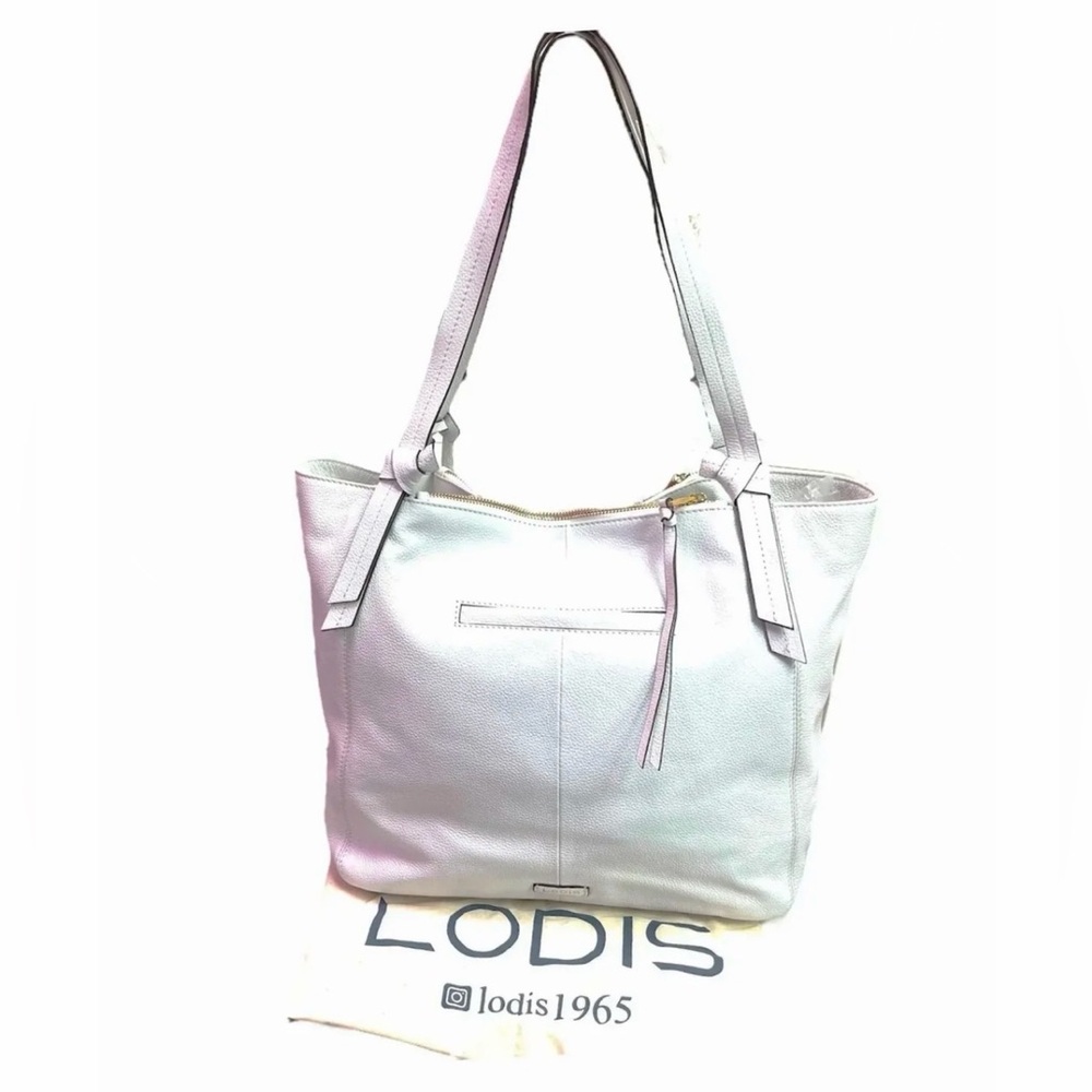 #Lodis #Y2K #Minimalistic #Chic #SummerVibes #CelebrityStyle #Casual #Neutral